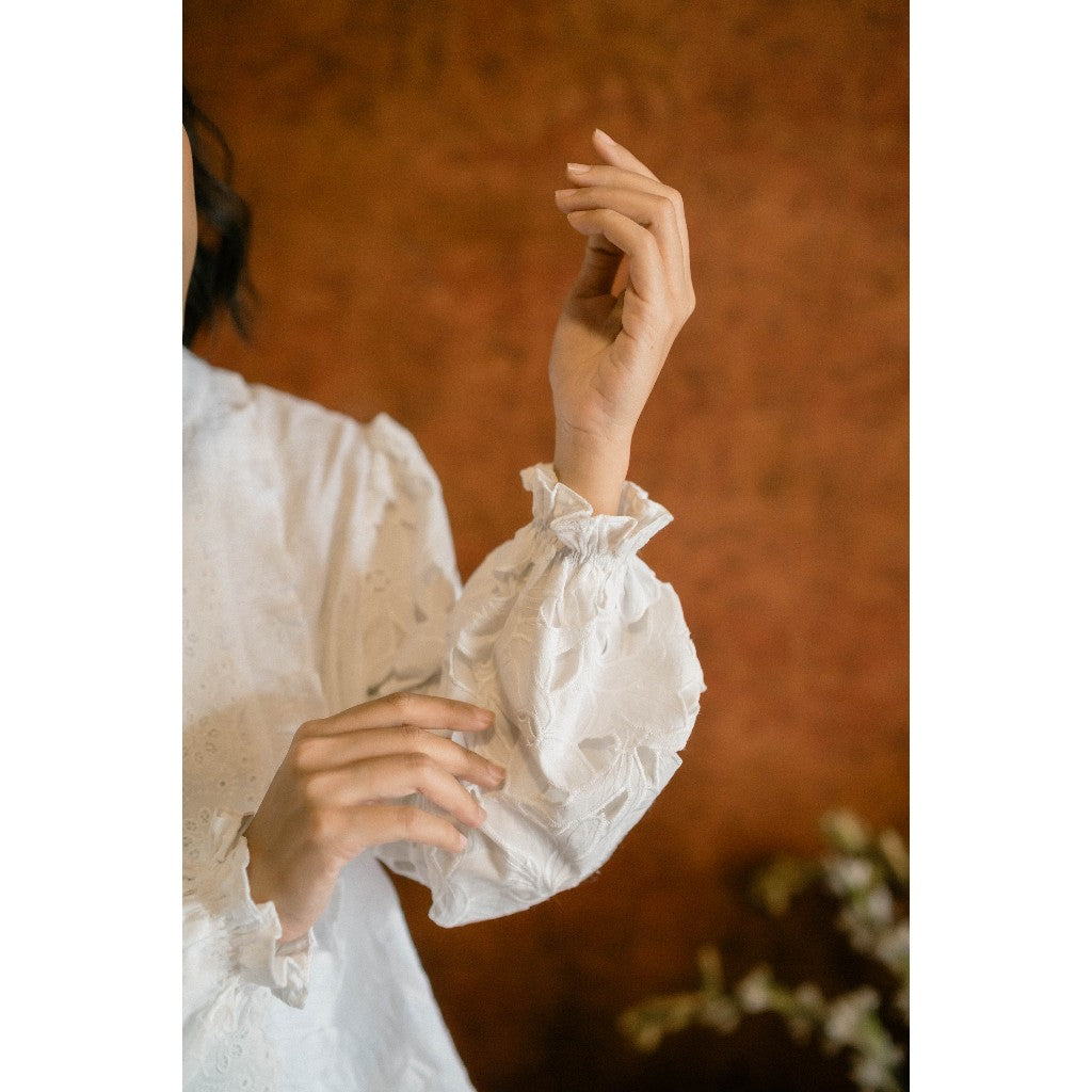 Ivory - Girlie Blouse